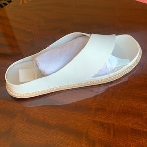 Dolce Vita Griff Sandals (Size 8)